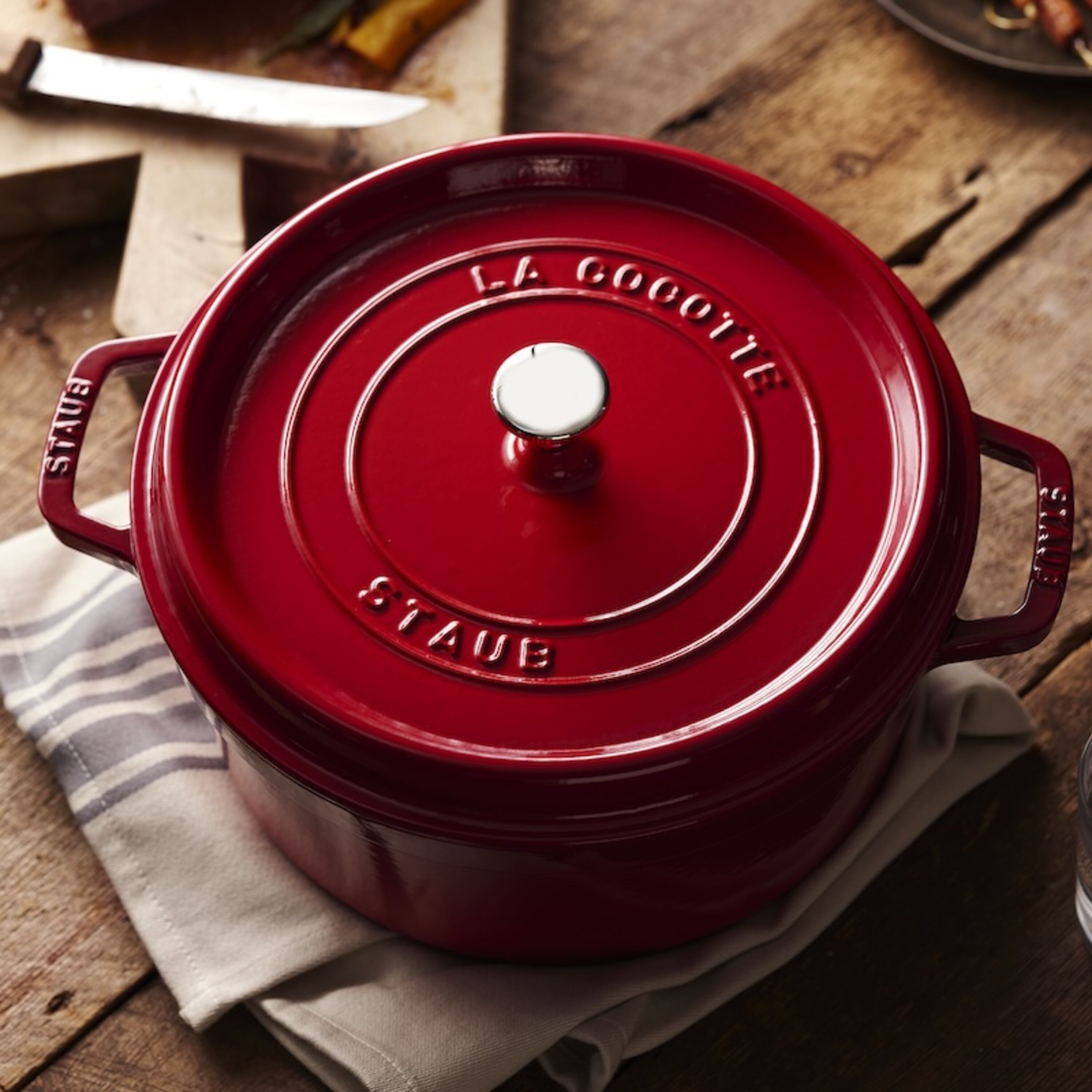 STAUB Round Cast Iron Cocotte (10–34 cm)