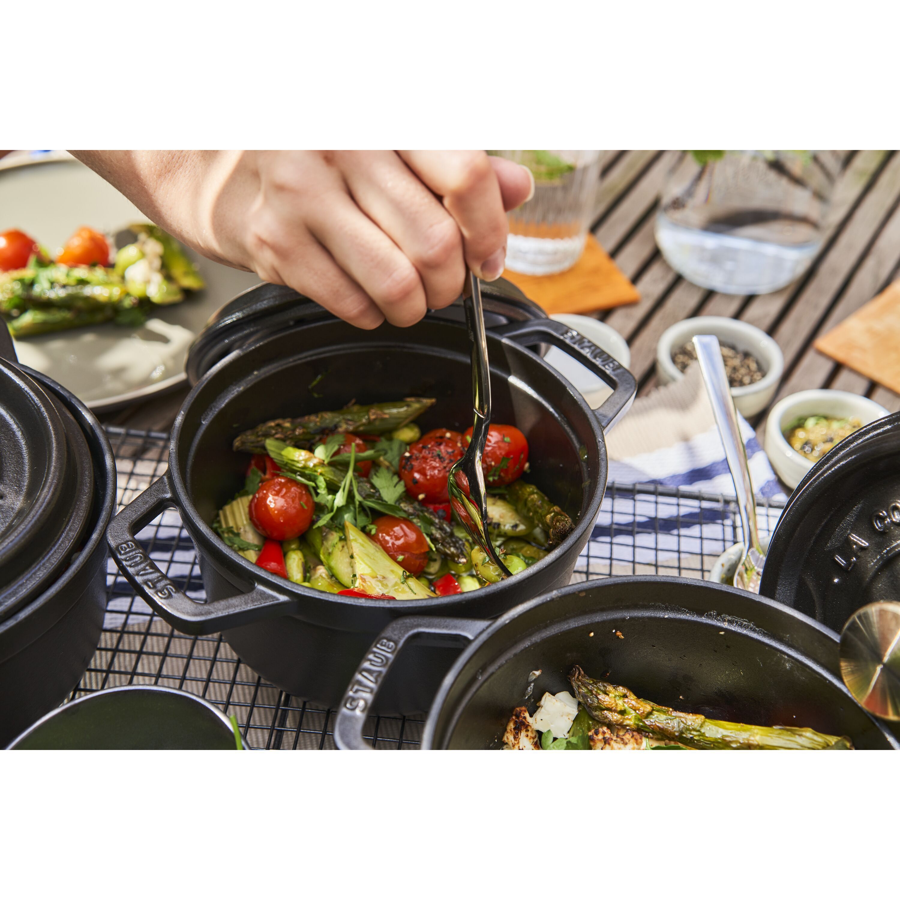 16 cm round Cast iron Cocotte black