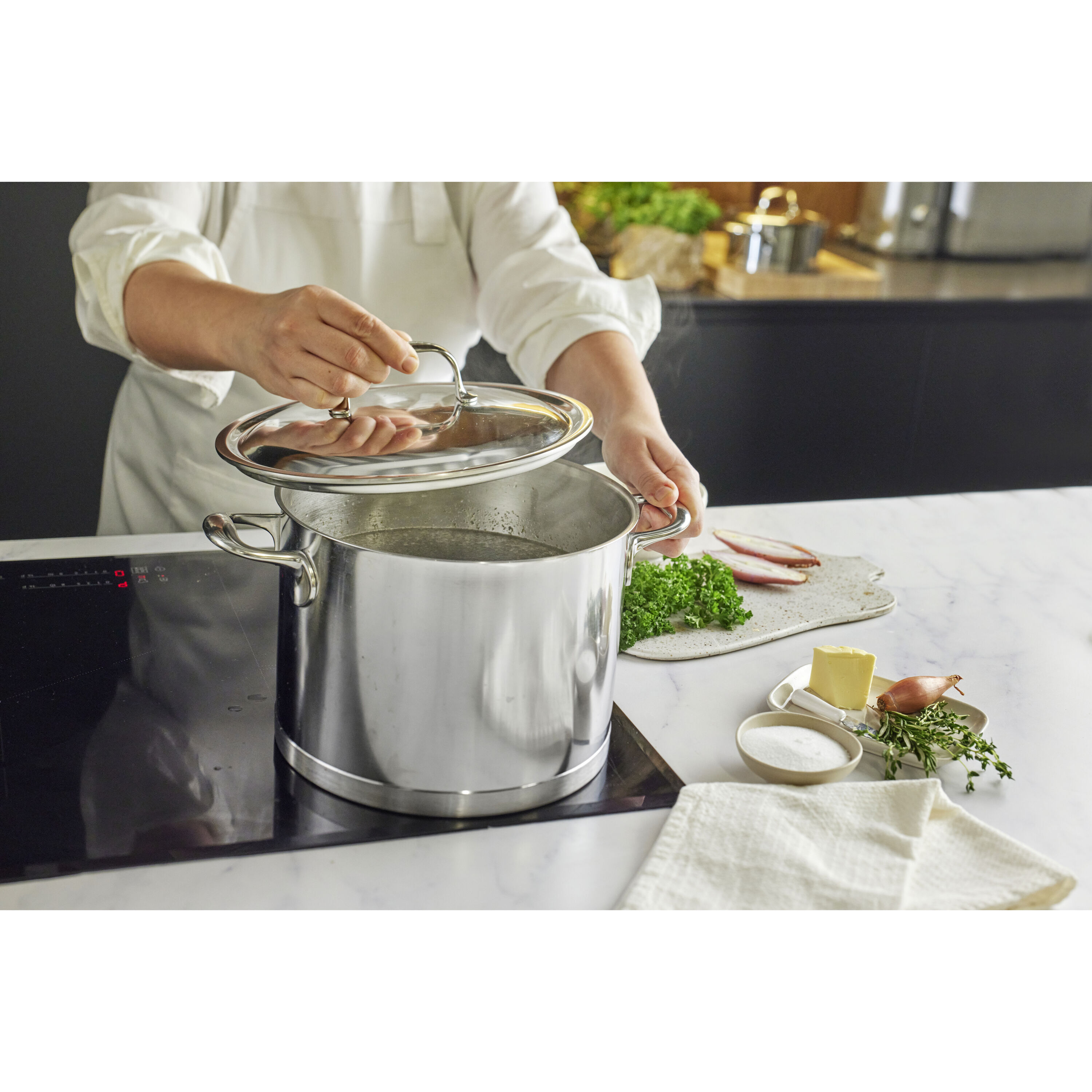 24 cm 18/10 Stainless Steel Stock pot with lid silver