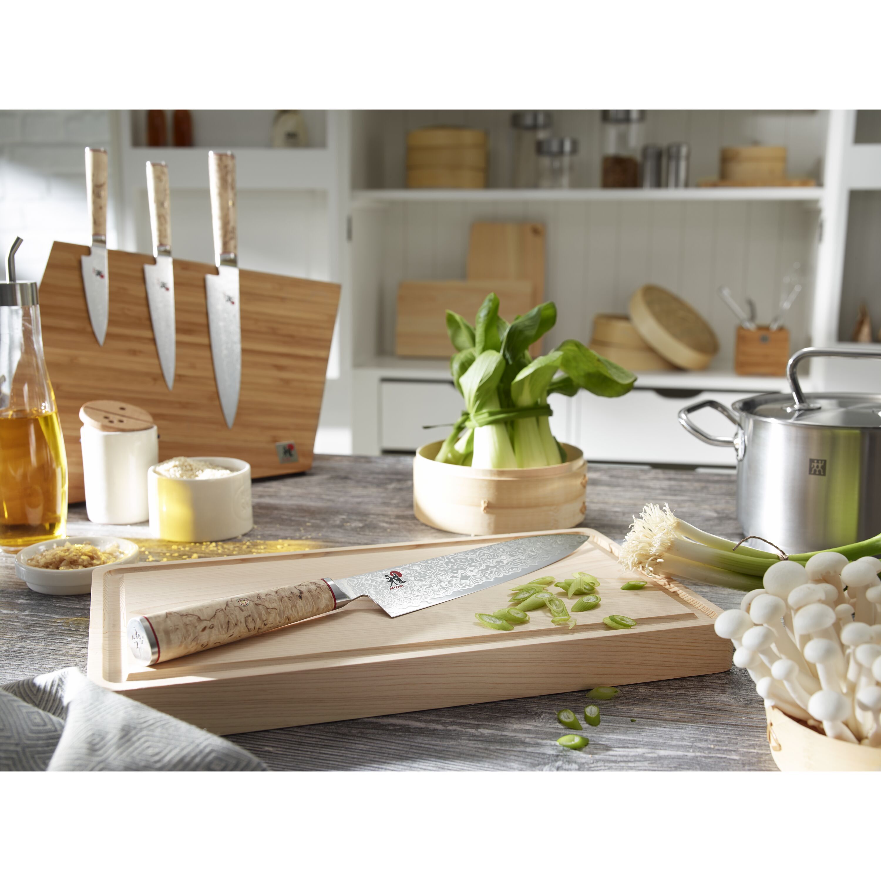 5 slot brown Knife block empty