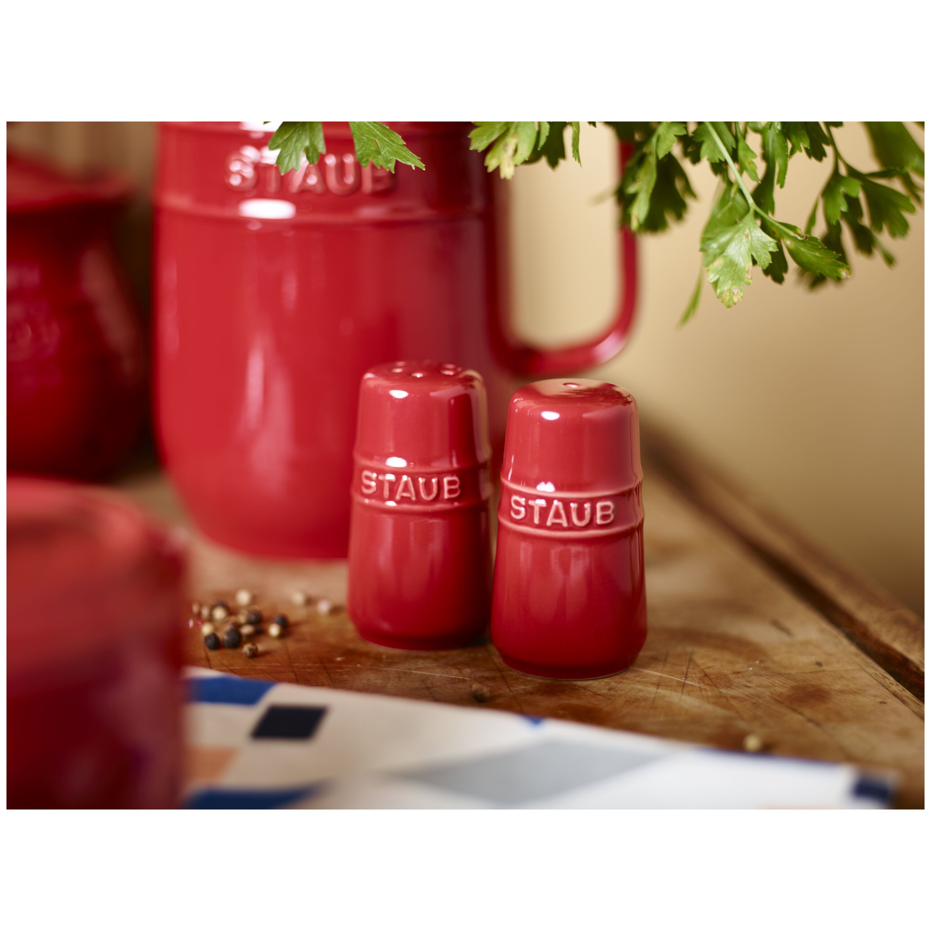 7 cm ceramic Salt and pepper shaker cherry